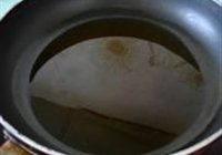 沙斑鸡炒咸瓜的做法 步骤2