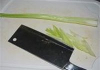芹菜炒肉片的做法 步骤2