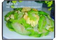 双瓜炒鸡蛋的做法 步骤14