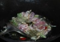 芹菜炒肉片的做法 步骤7