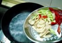 鲍贝炒花枝片的做法 步骤13