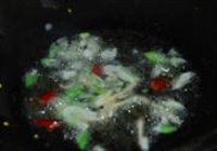 芹菜炒肉片的做法 步骤6