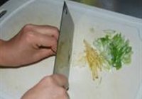 芹菜炒肉片的做法 步骤1