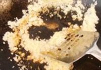 蒜茸粉丝蒸扇贝的做法 步骤5