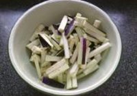 豆酱黑椒茄条的做法 步骤4
