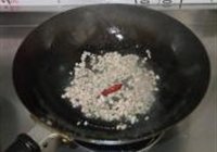 肉碎韭香炒木耳的做法 步骤5
