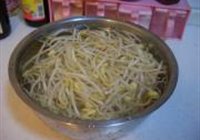 呛炒黄豆芽的做法 步骤2