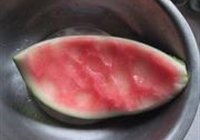 脆炒西瓜皮的做法 步骤1