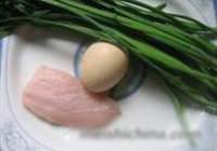 韭菜蛋皮炒肉丝的做法 步骤1