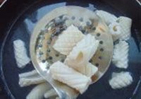 蚝油鱿鱼卷的做法 步骤5