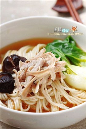 香菇鸡肉面