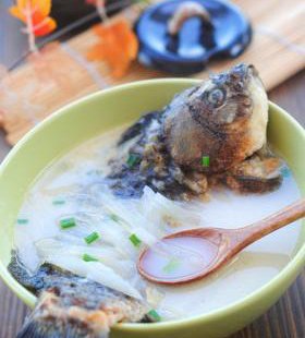萝卜丝鲫鱼汤