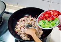 麻辣子鸡的做法 步骤9
