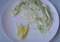 葱爆羊肉的做法 步骤2