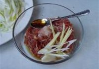 葱爆羊肉的做法 步骤3