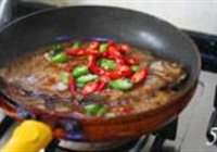 双椒煎边鱼的做法 步骤5