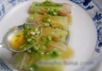 杂蔬鲜虾白菜卷的做法 步骤11