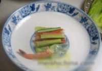 杂蔬鲜虾白菜卷的做法 步骤7