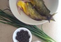 豉香蒸黄骨鱼的做法 步骤1