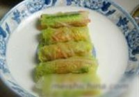 杂蔬鲜虾白菜卷的做法 步骤8
