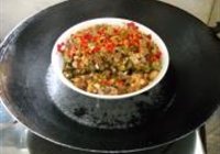 牛肉剁椒蒸茄子的做法 步骤15