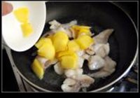 芒果炒鱼片的做法 步骤11