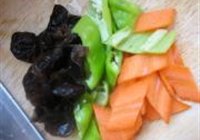 鱼香皮蛋的做法 步骤3