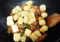 油豆腐烧肉的做法 步骤9