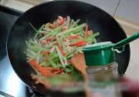 虾兵蟹将炒芹皇的做法 步骤8