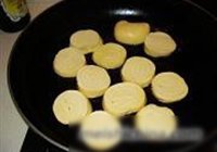 素鸡炒蒜薹的做法 步骤3