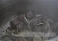 梨子烧鹿肉的做法 步骤3