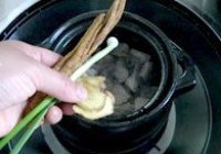 煲制花胶汤的做法 步骤4