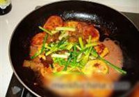 素鸡炒蒜薹的做法 步骤7