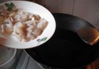 彩椒韭菜花爆鱿鱼的做法 步骤18