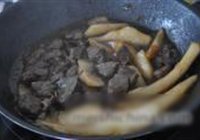 梨子烧鹿肉的做法 步骤11