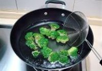 XO酱炒虾球的做法 步骤4