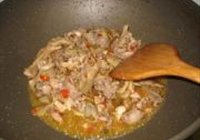 芝麻炒土鸡的做法 步骤5