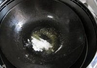 糖醋油爆虾的做法 步骤5