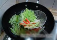 虾兵蟹将炒芹皇的做法 步骤1
