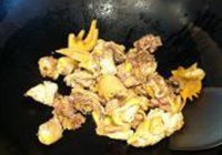茶树菇烧鸡的做法 步骤6