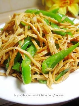 尖椒炒豆皮丝
