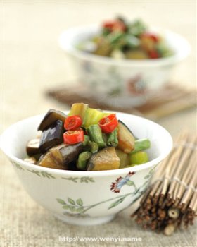 茄子青椒炒豇豆