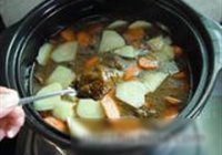 咖喱牛肉煲的做法 步骤11