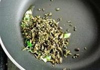 香椿锅塌豆腐的做法 步骤10