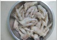 花生眉豆鸡脚汤的做法 步骤4