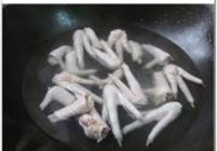 花生眉豆鸡脚汤的做法 步骤3