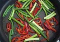 蒜香鲜菇炒肉饼的做法 步骤4