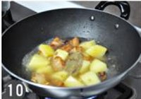 土豆焖五花肉的做法 步骤10