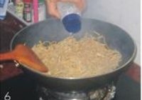 尖椒炒豆皮丝的做法 步骤6