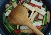 蒜香鲜菇炒肉饼的做法 步骤6
